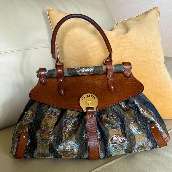 FENDI EUC TOBACCO PEQUIN STRIPES FABRIC AND LEATHER MAGIC SHOULDER BAG RARE FIND - Picture 3 of 17